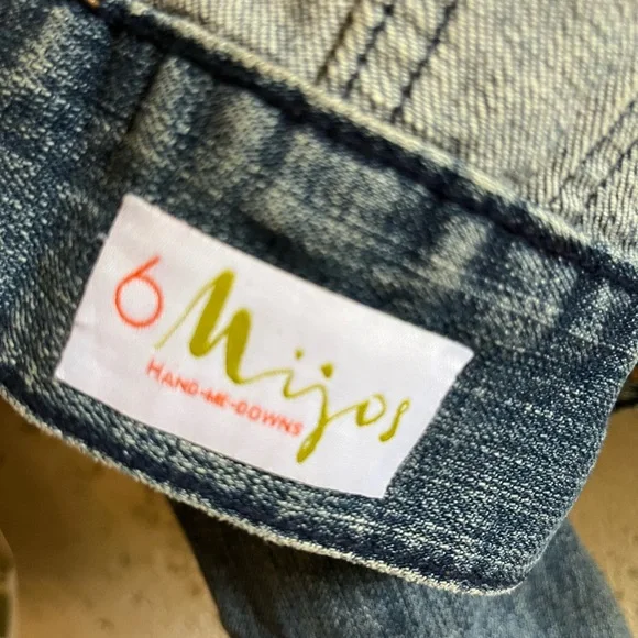 Lovely jean jacket, upcycled by @6mijoshandmedowns (Instagram profile). - Picture 2 of 3